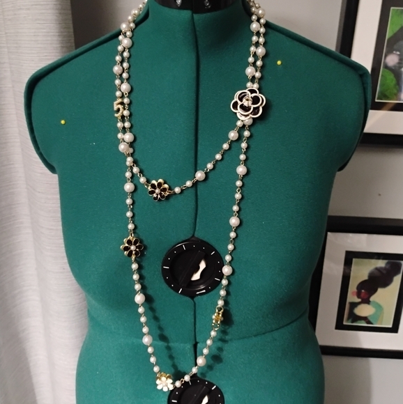 Pearl & Flower Necklace with Hair Accessory Costume Jewelry in White Black Gold - Picture 13 of 14